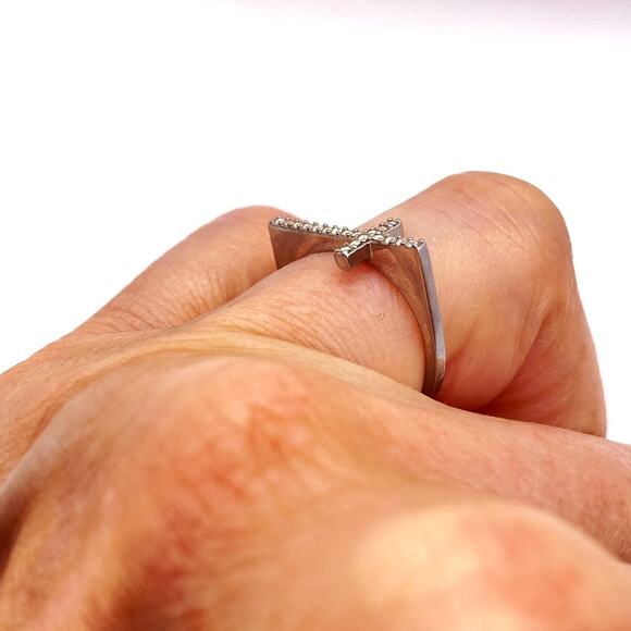 RARE MICHAEL KORS Pave CZ Cross Ring Silver Tone - Size 6 - Picture 3 of 6